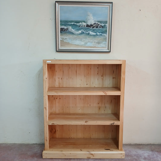 Old Oregon pine 1,3 bookcase