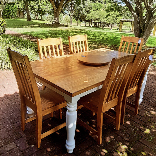 Dining table & chairs
