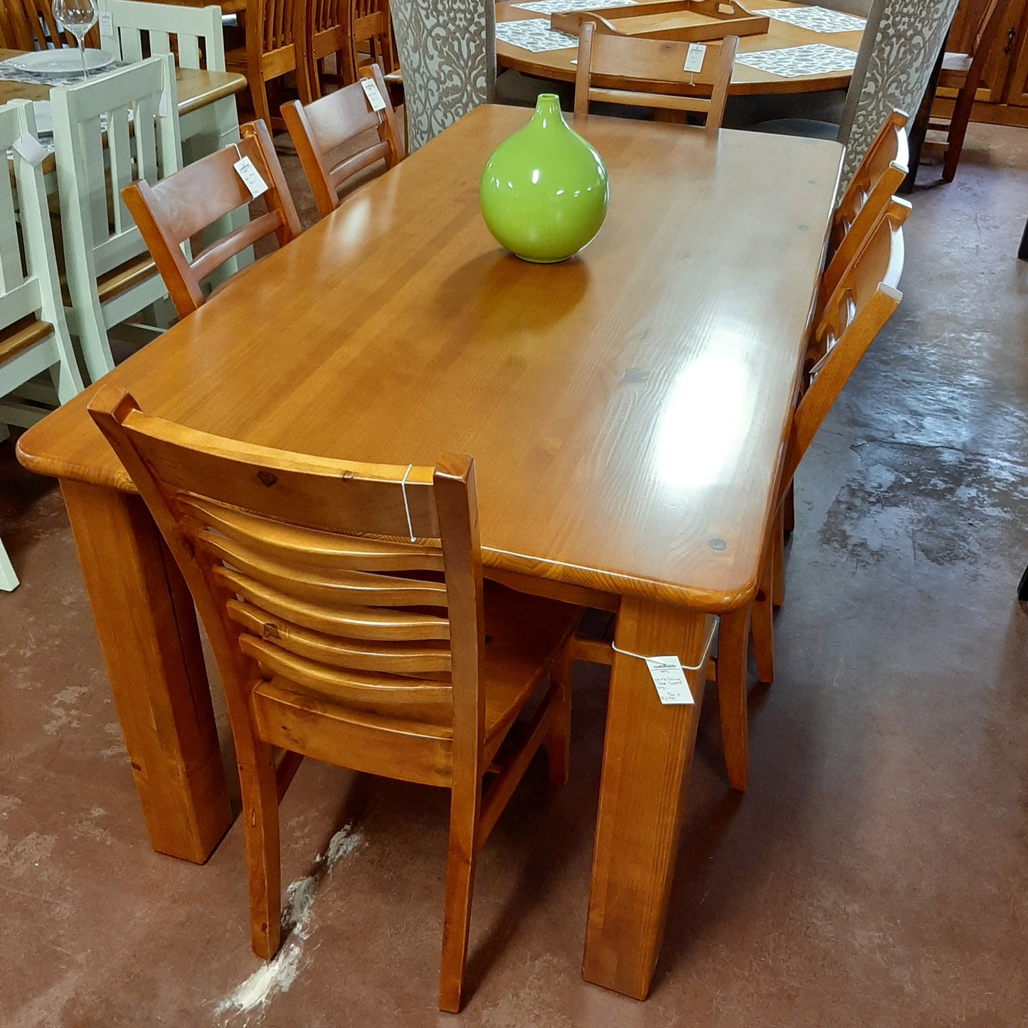 1,8 x 90 dining table and tulip chairs