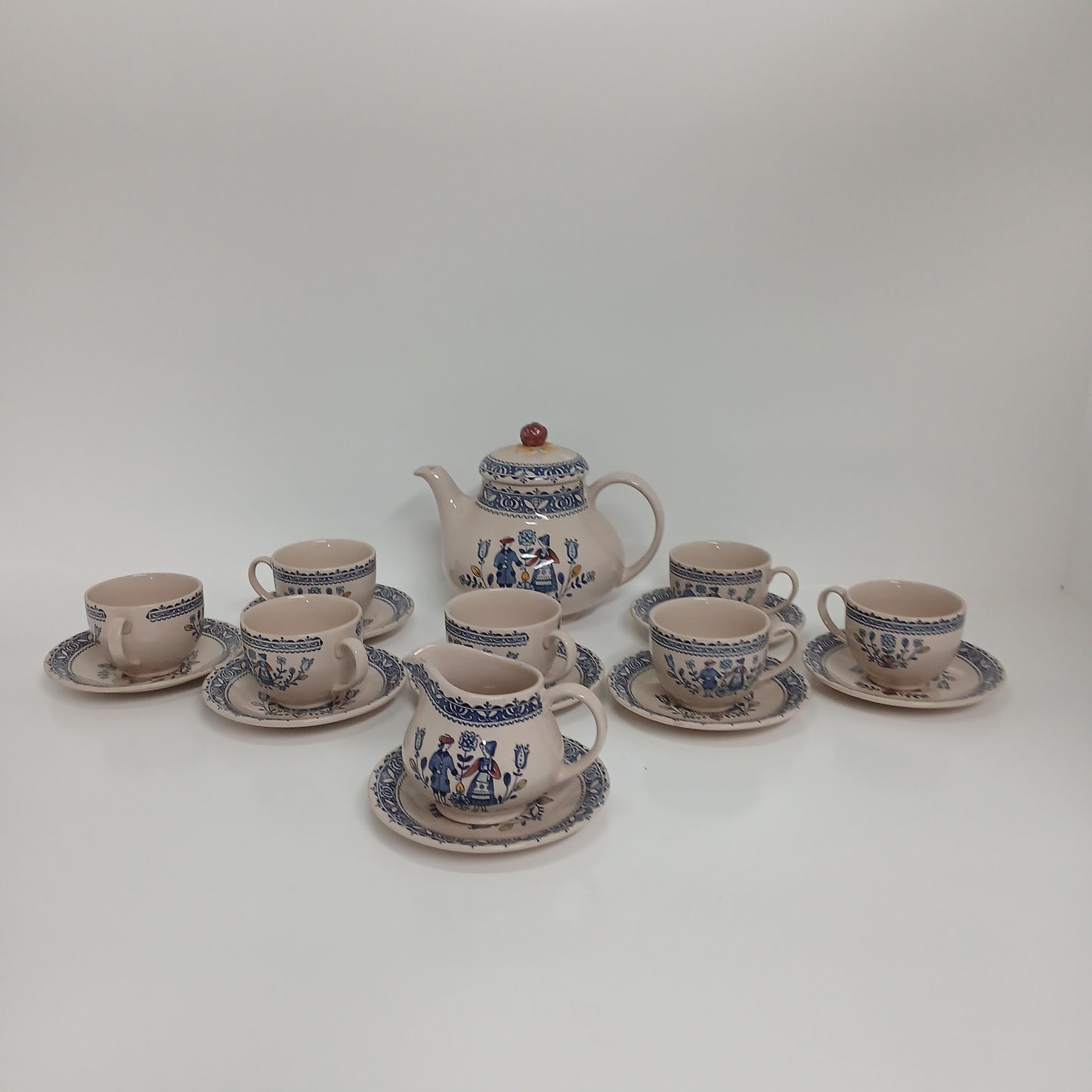 Tea set of 17
