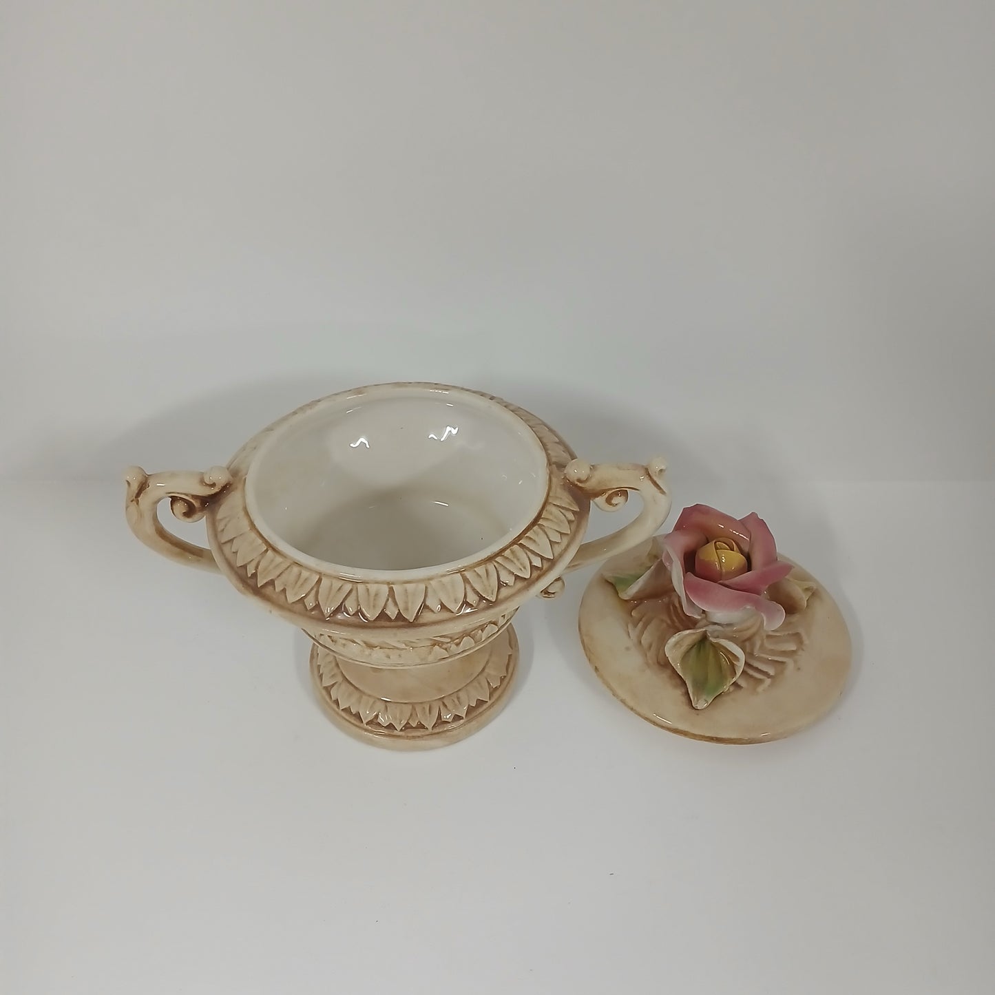 Vintage Capodimonte pot