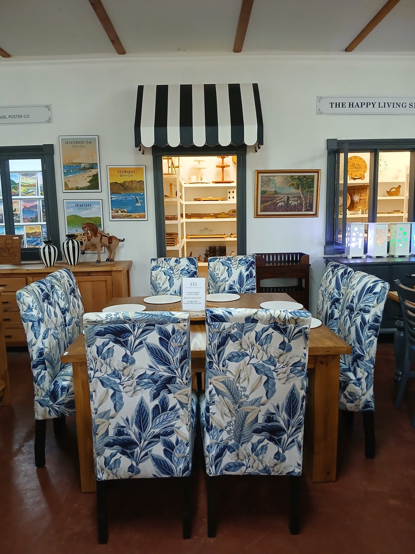 Rustic 1,5x1,5 dining table with Upholstered chairs.