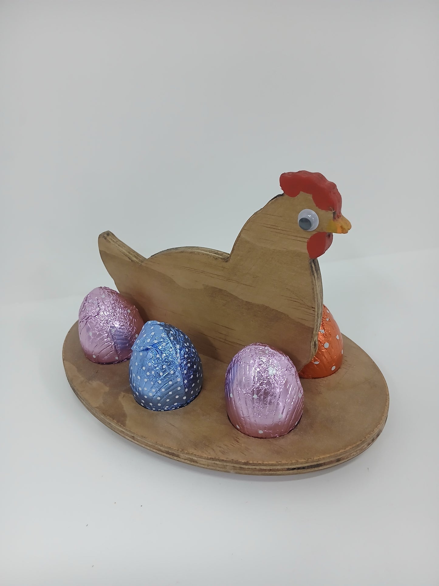 6 Eggs Wooden Holder with a Key ring and 6 chocolate eggs
