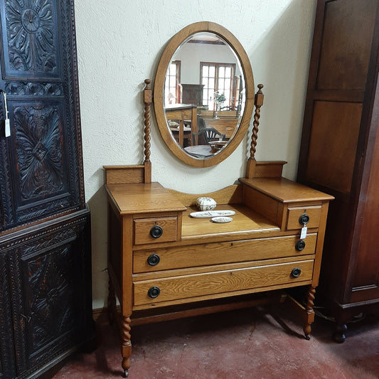 4 drawer Oak dressing table