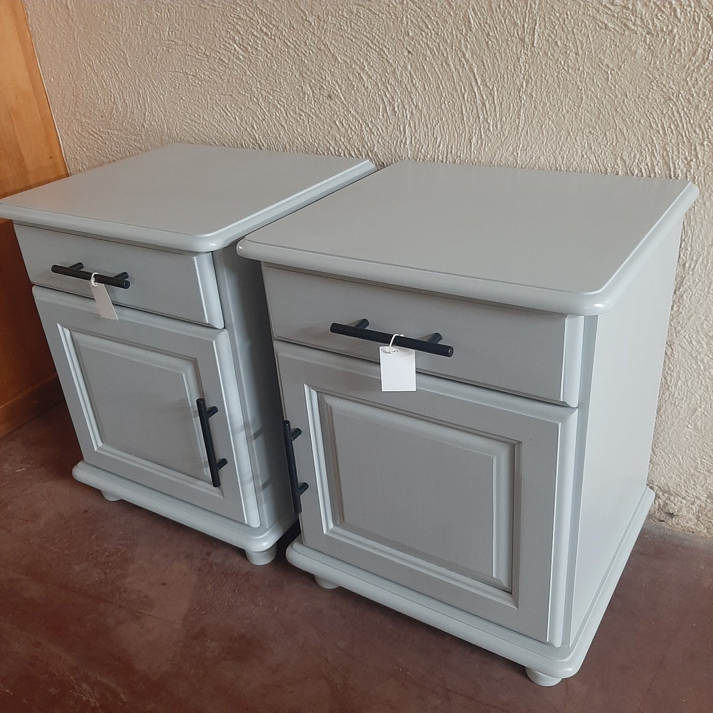 600H Solid panel bedside pedestals