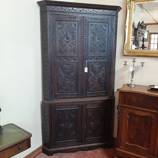 Georgian Oak corner Unit