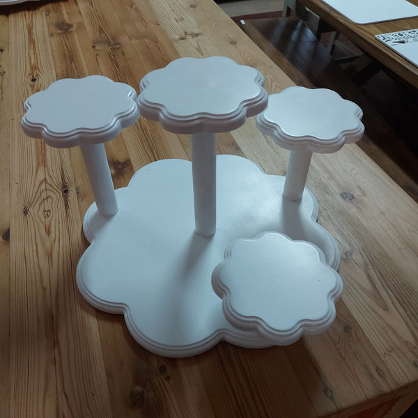 White 4 Daisy flower stand