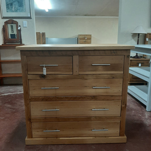 Oregon pine chest of 3+2