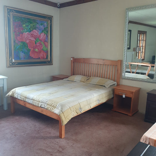 Queen Oregon stained Lily bed