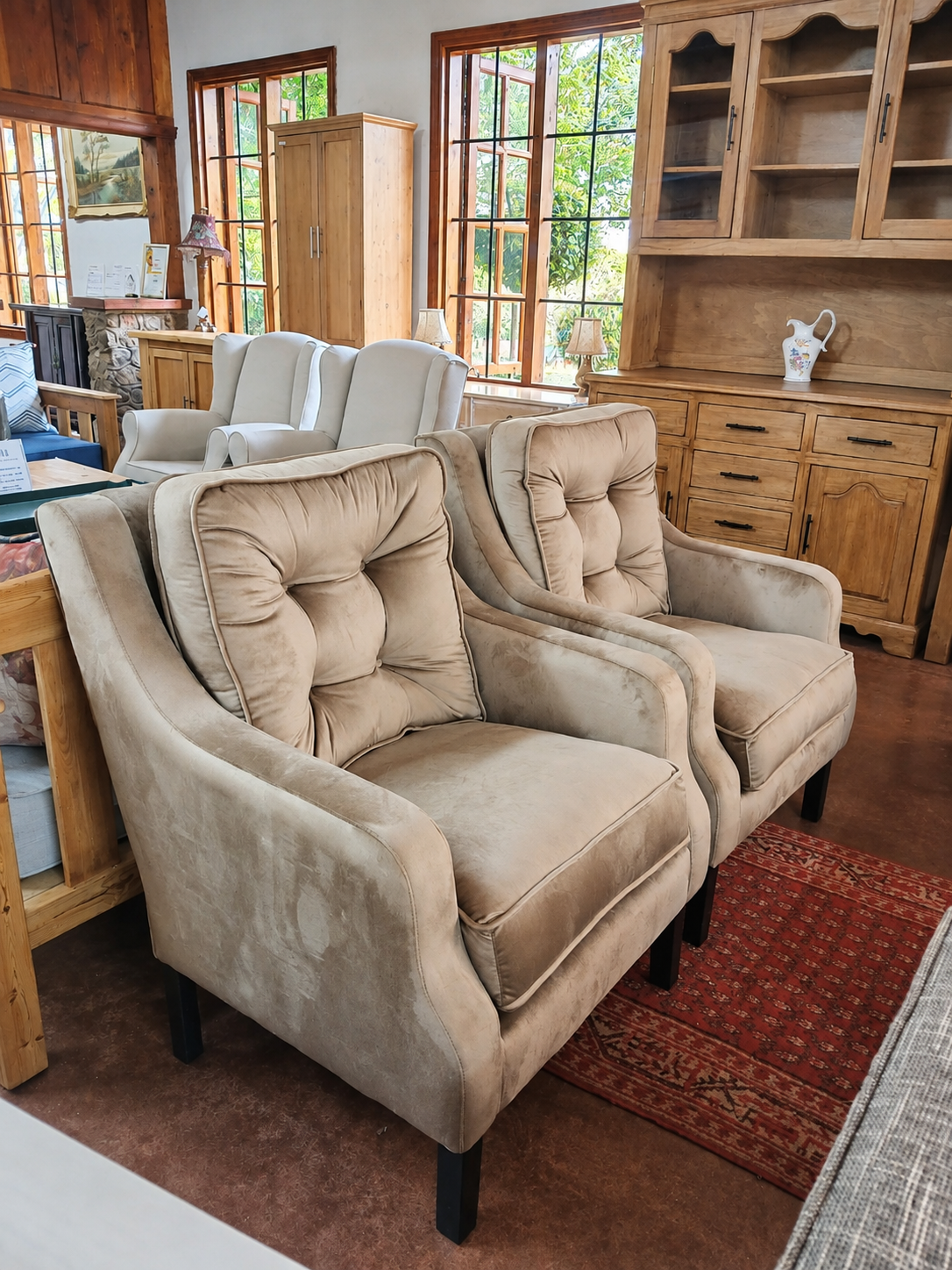 Occasional Lounge Chairs